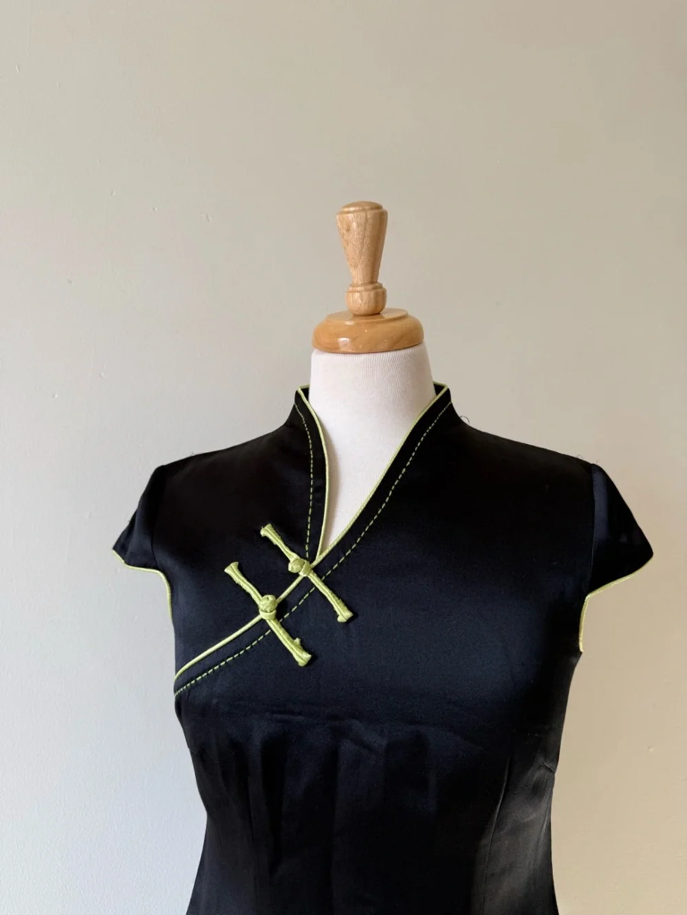 Vintage Style Black Satin Cheongsam Mini Dress Lime Green Trim y2k / 90s - Picture 3 of 12